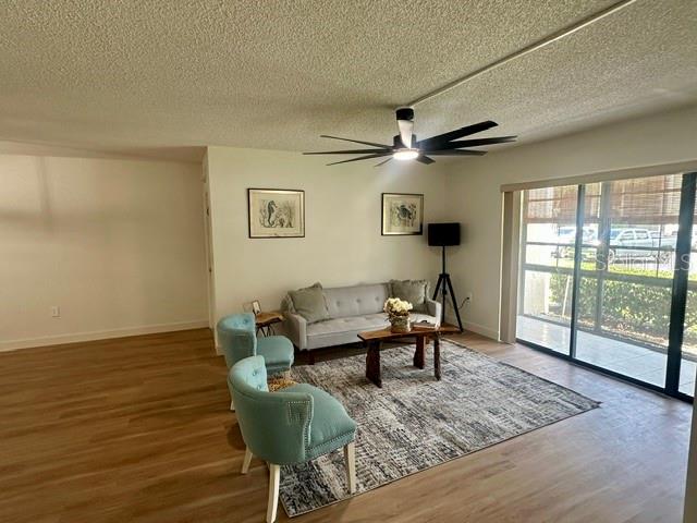 3211 Lake Pine Way, FL
