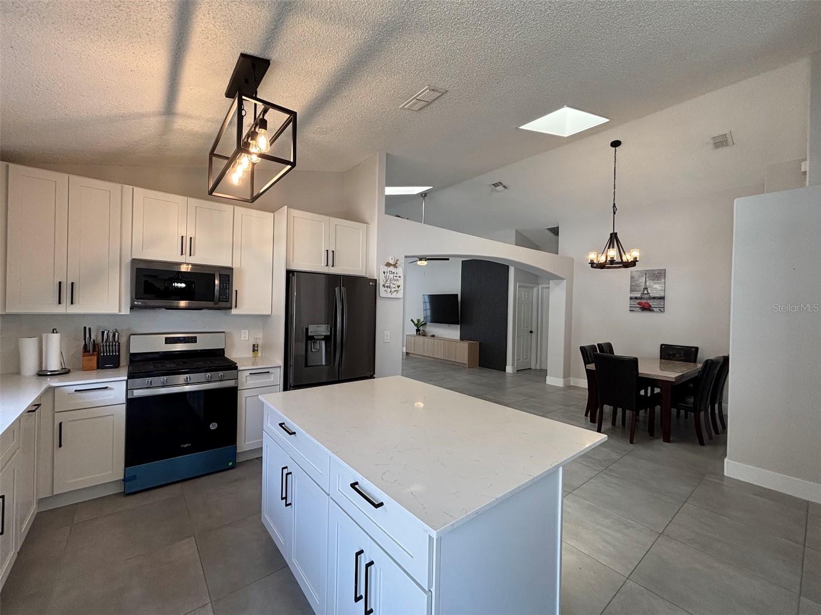 2521 Oneida Loop, FL