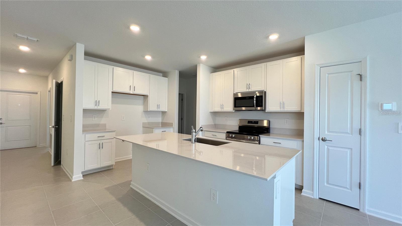 2892 Transformation Way, FL