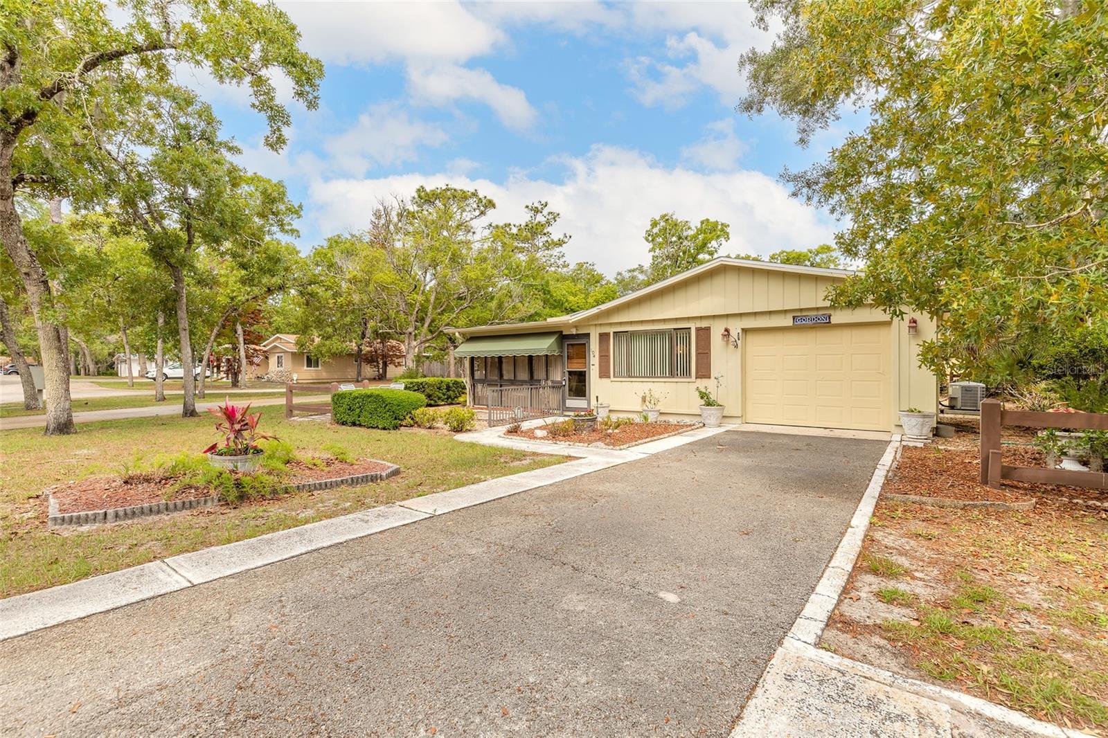 104 Magnolia Loop, FL