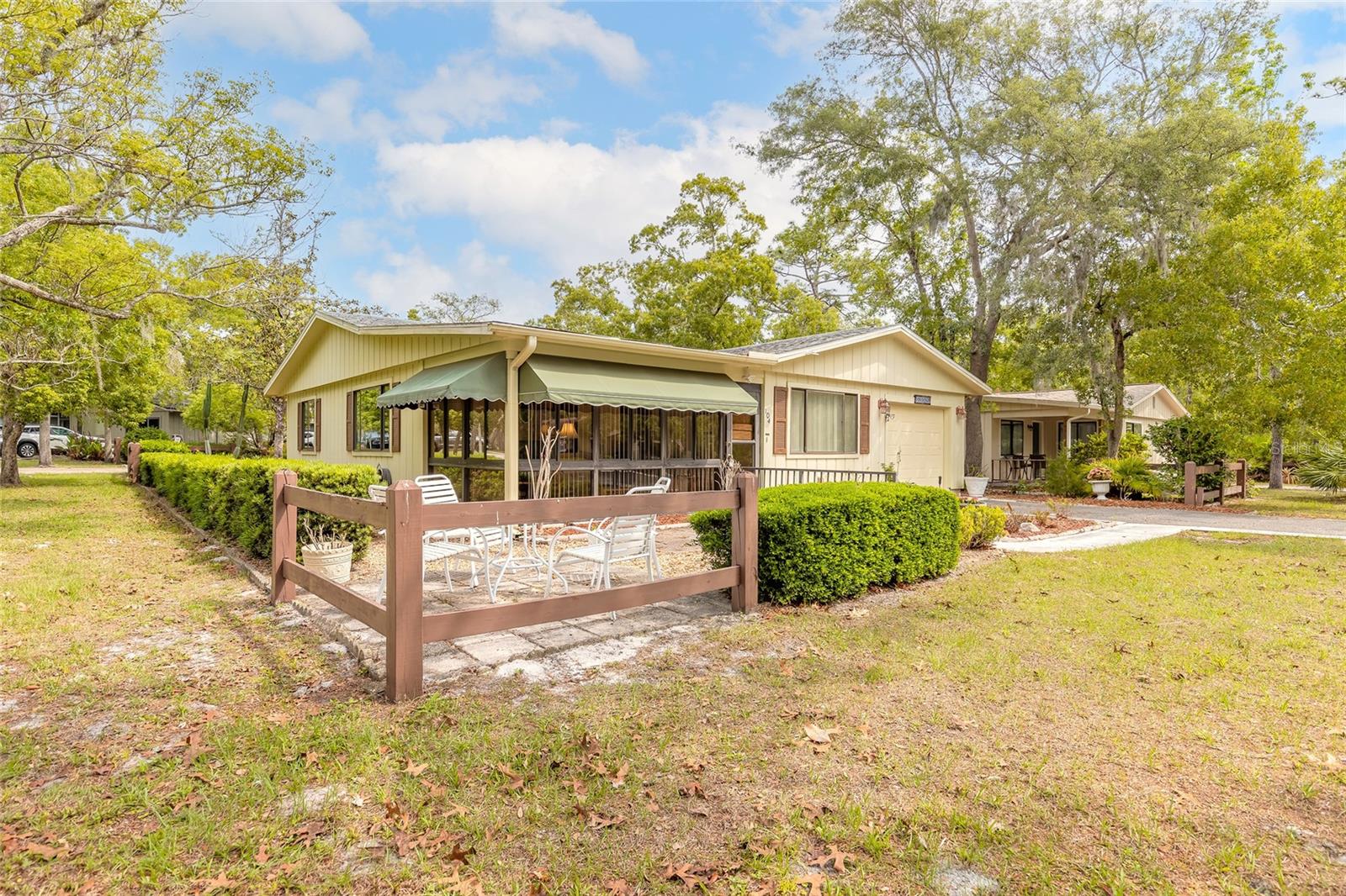 104 Magnolia Loop, FL