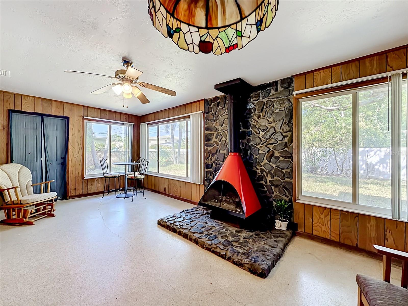 211 Monroe Circle, FL