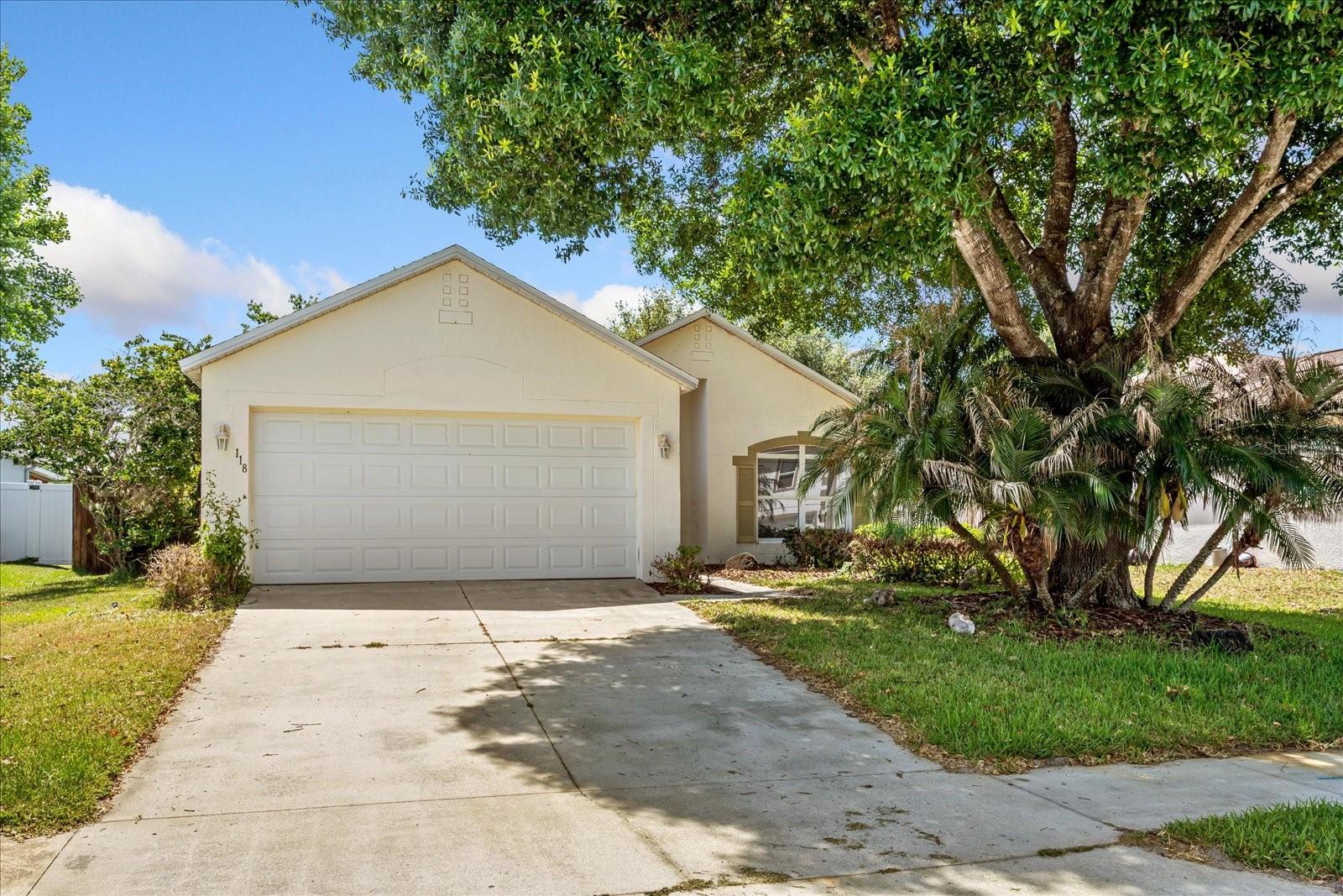 118 Royalty Circle, FL