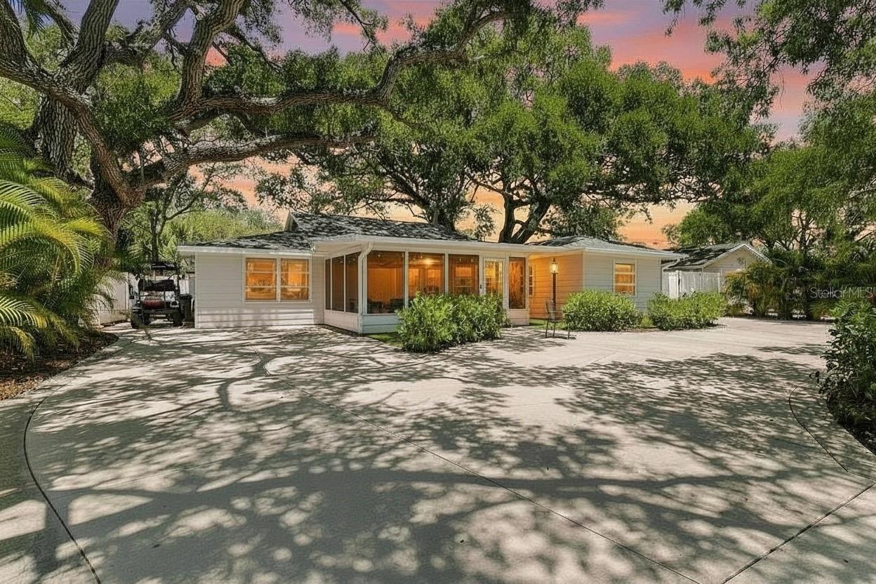 2215 Hibiscus Street, FL