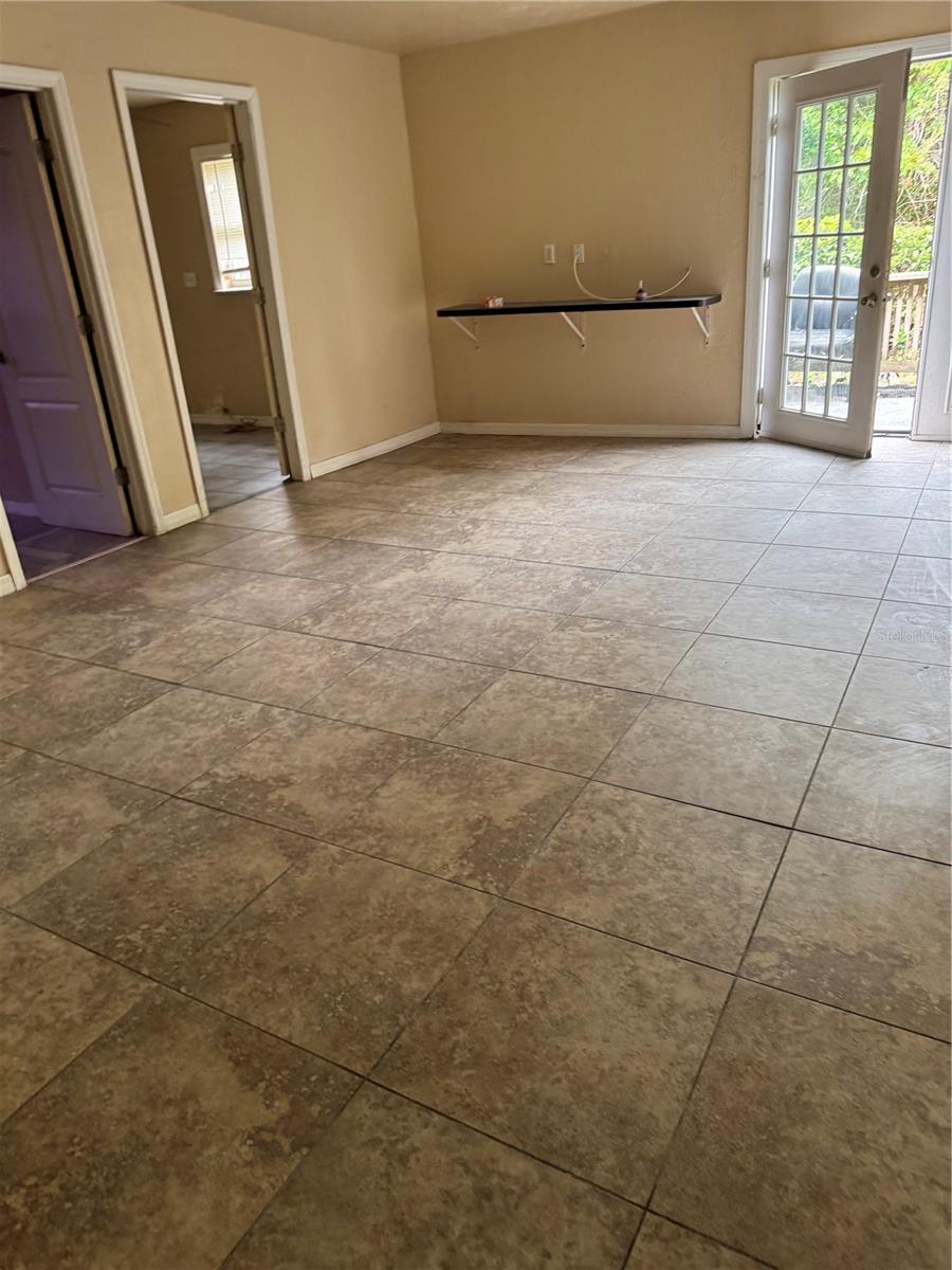 900 Sherwood Drive, FL