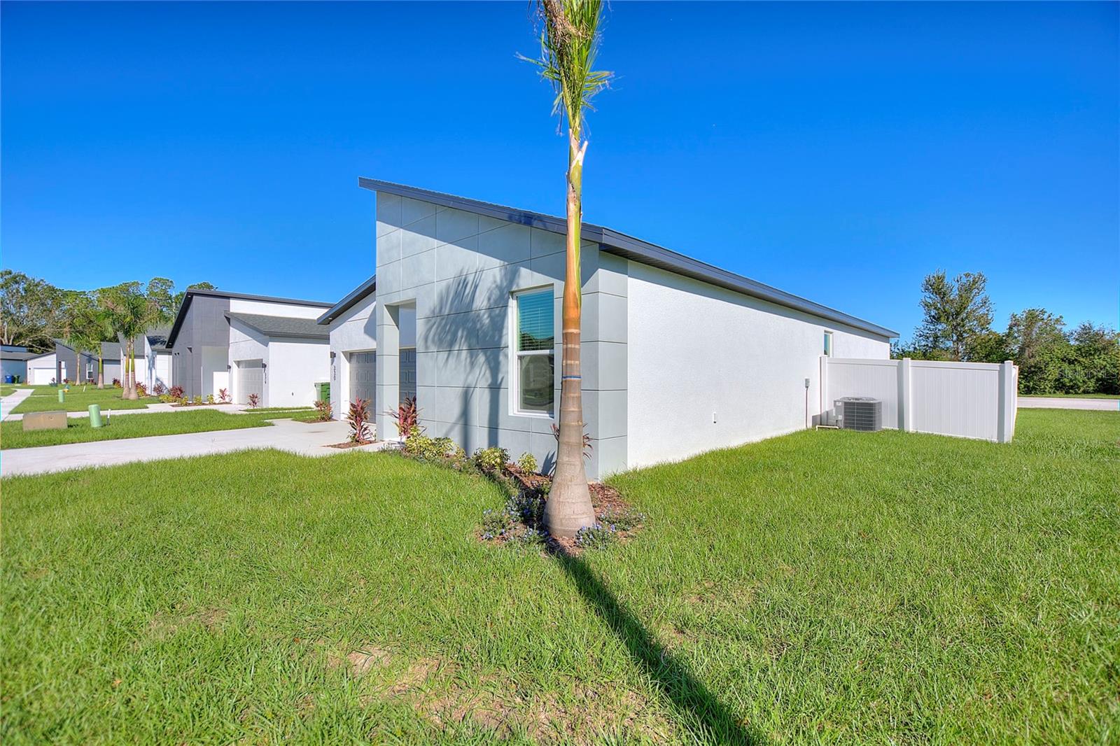 330 Royal Palm Way, FL