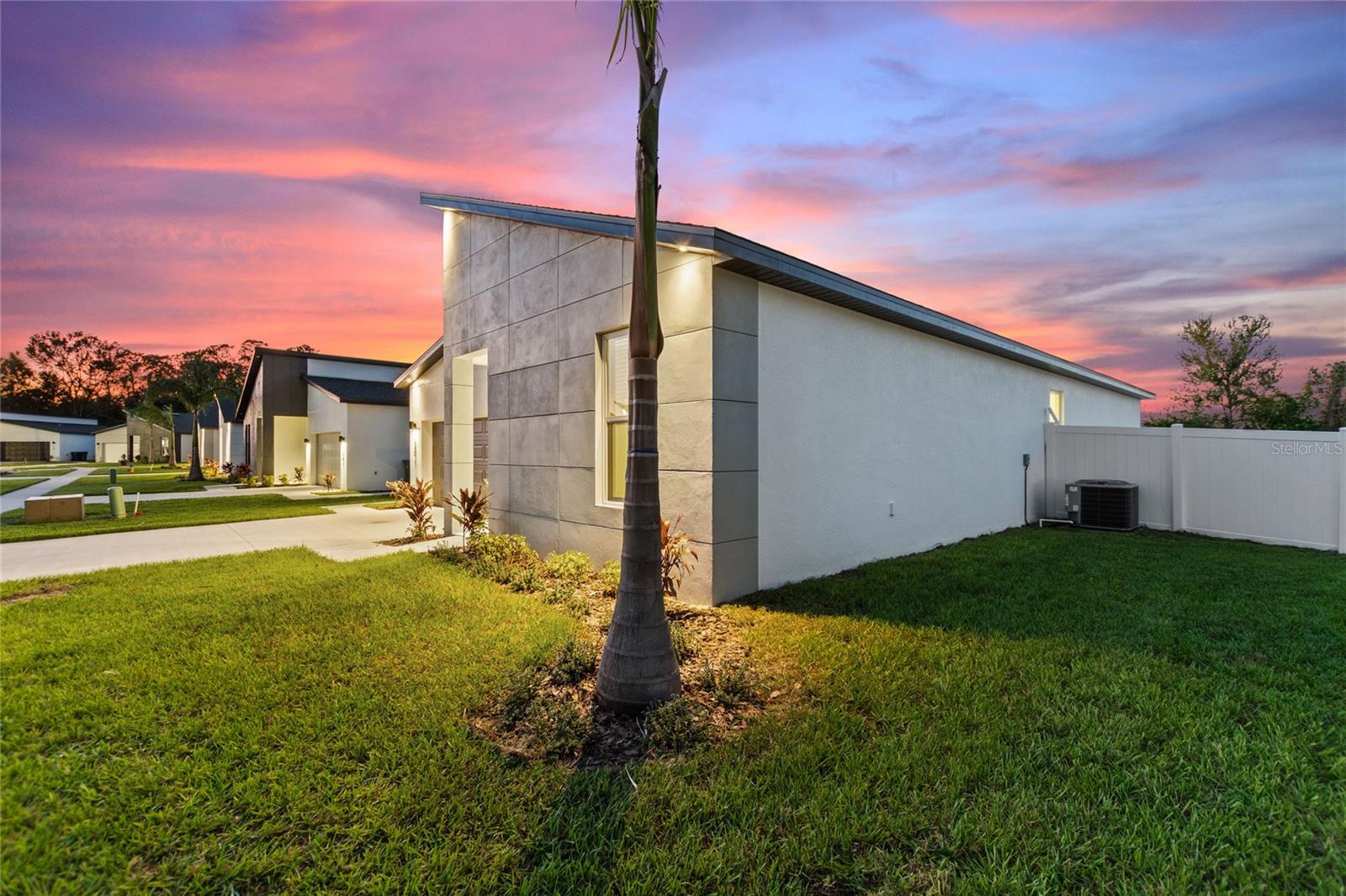 330 Royal Palm Way, FL