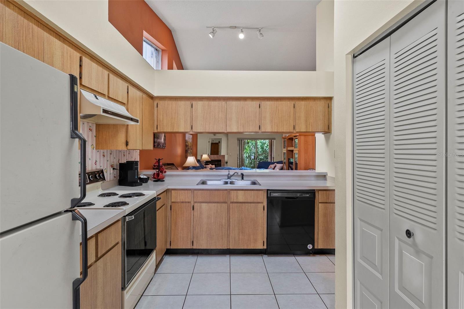 8601 Twin Farms Pl, FL