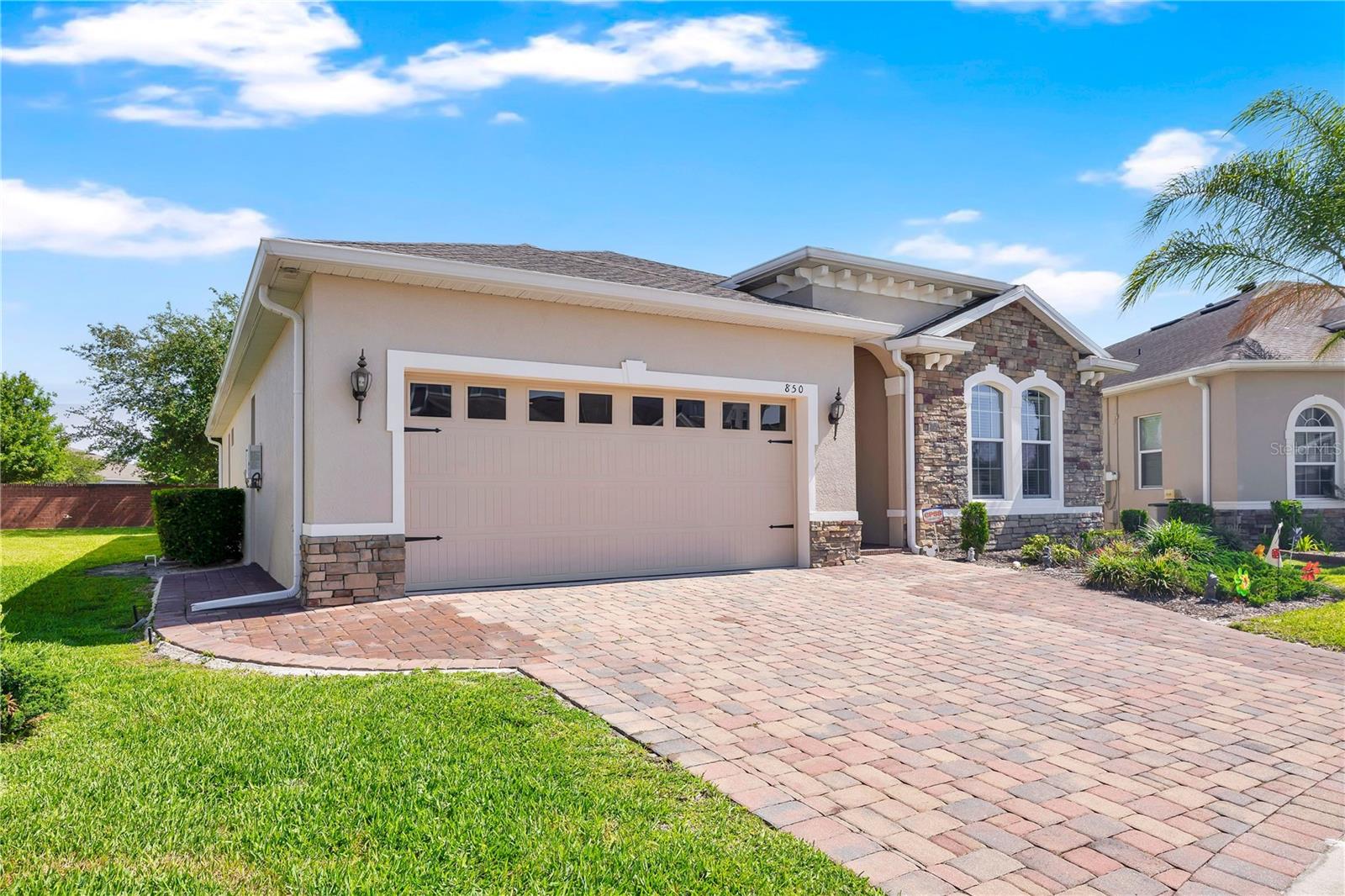 850 Bucklebury Loop, FL