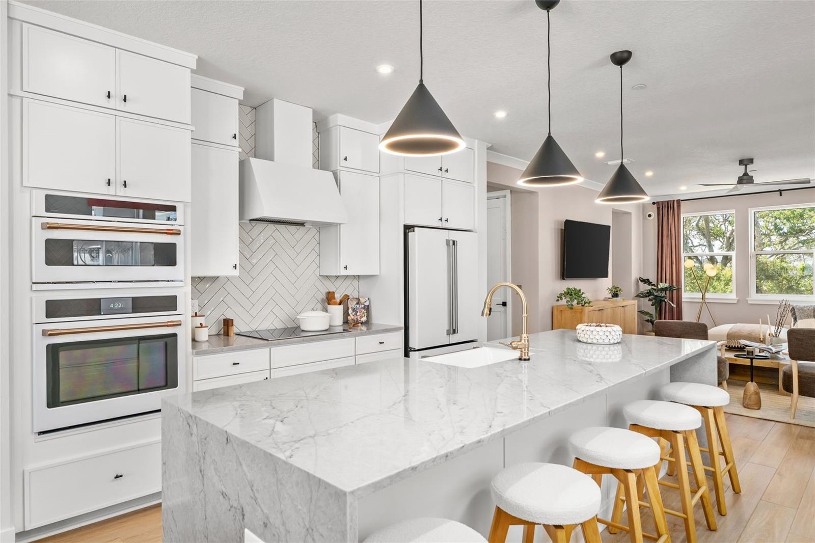 2111 Tidewatch Loop, FL