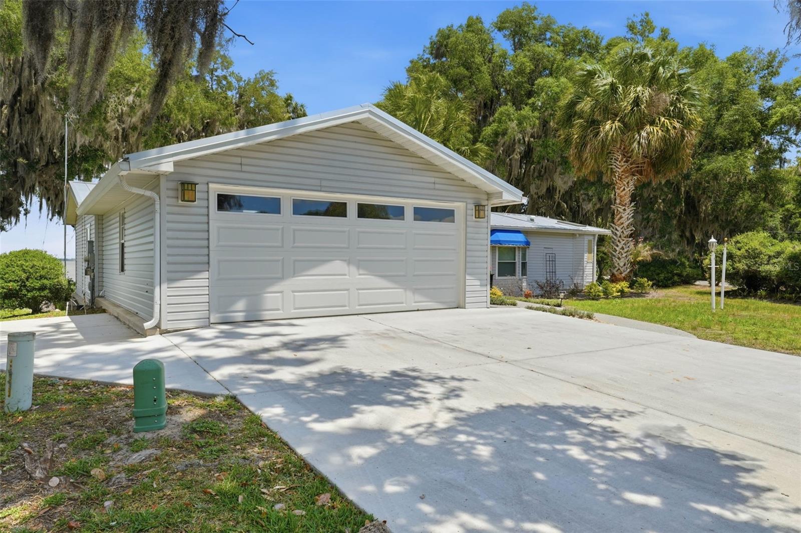 119 Lake Shore Circle, FL
