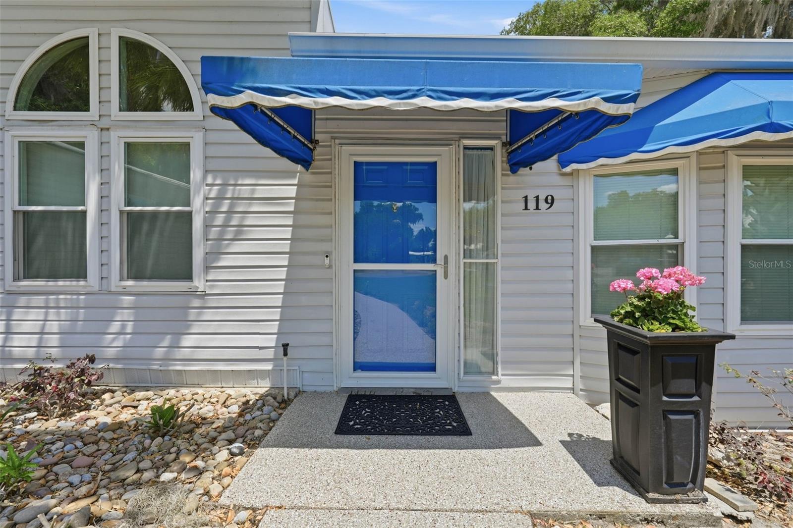 119 Lake Shore Circle, FL