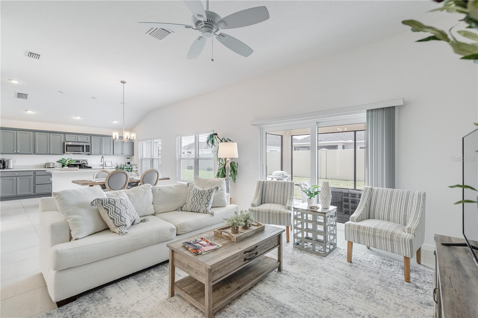 805 Hubbard Loop, FL