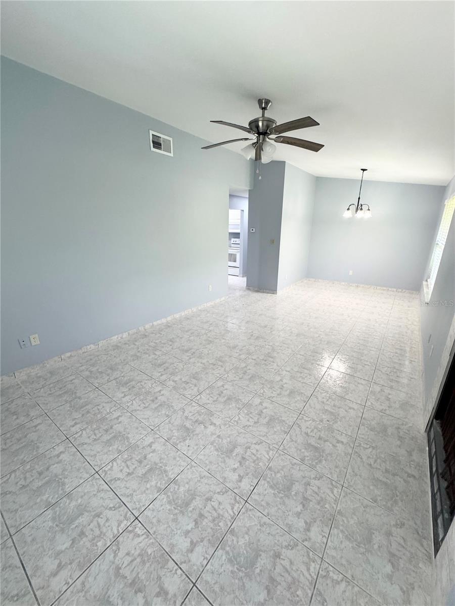 4882 Semoran Boulevard, FL