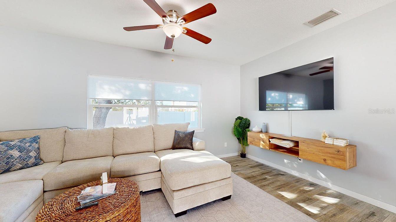2011 Outer Drive, FL