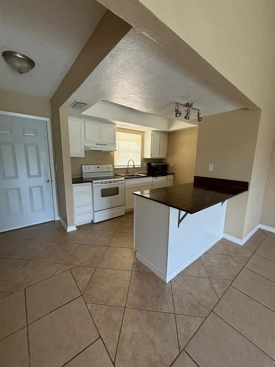 5109 Lawnton Court, FL