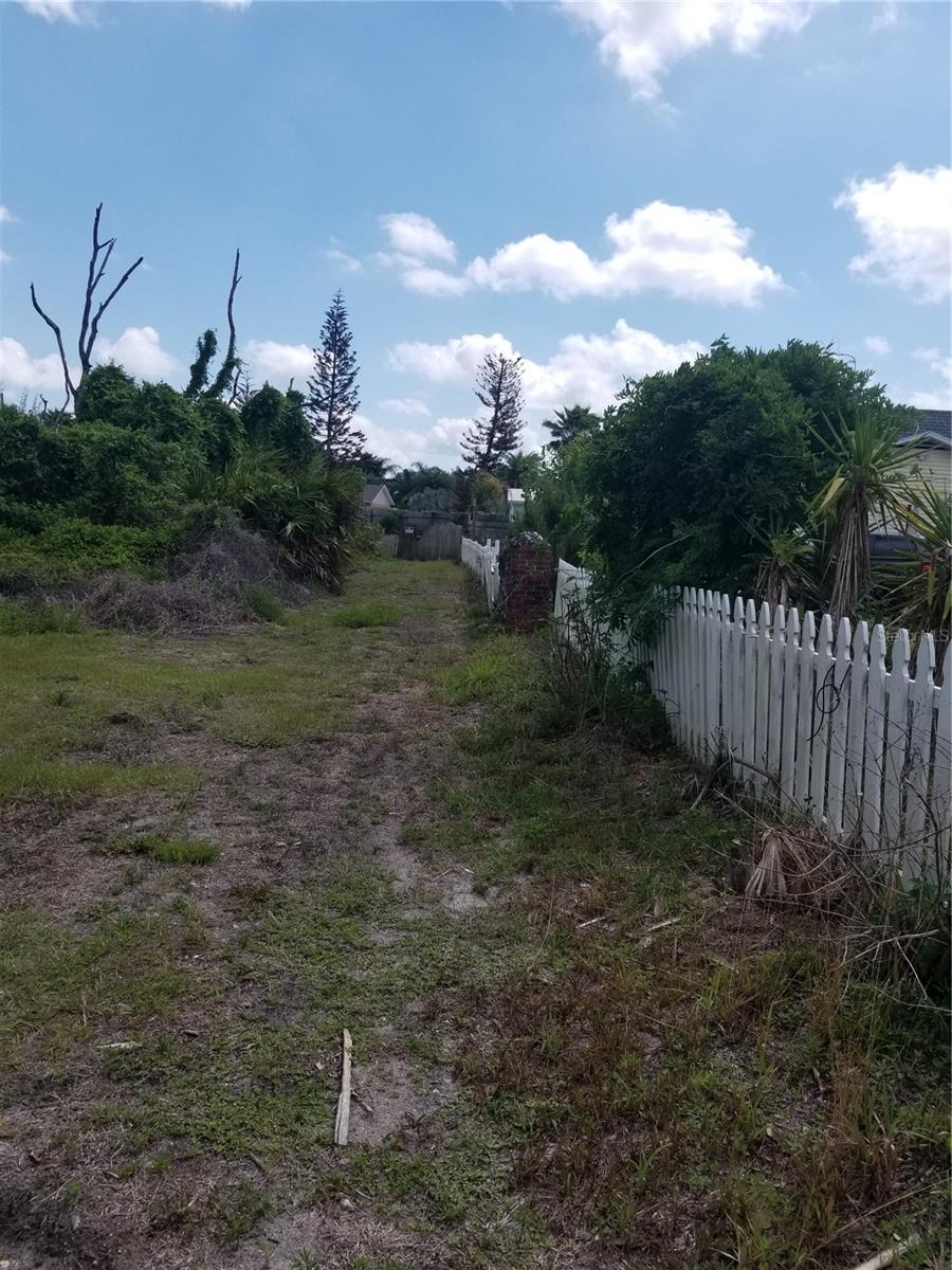 21 Milwaukee Avenue, FL
