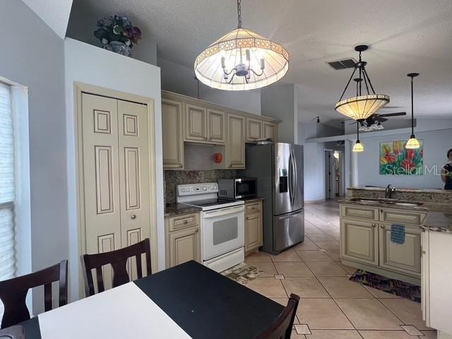 4125 Hampshire Village Court, FL