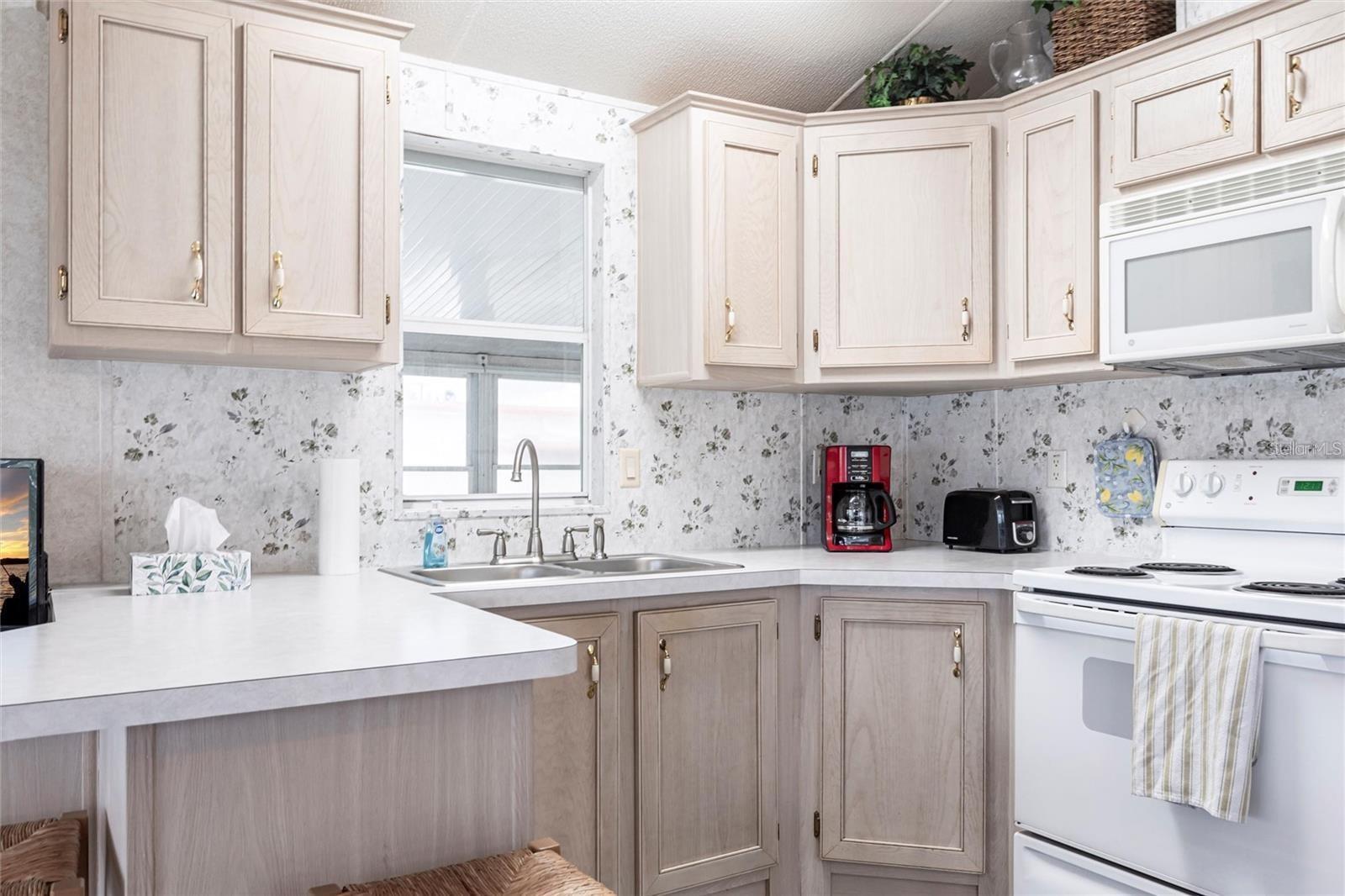 1604 Manatee Loop, FL
