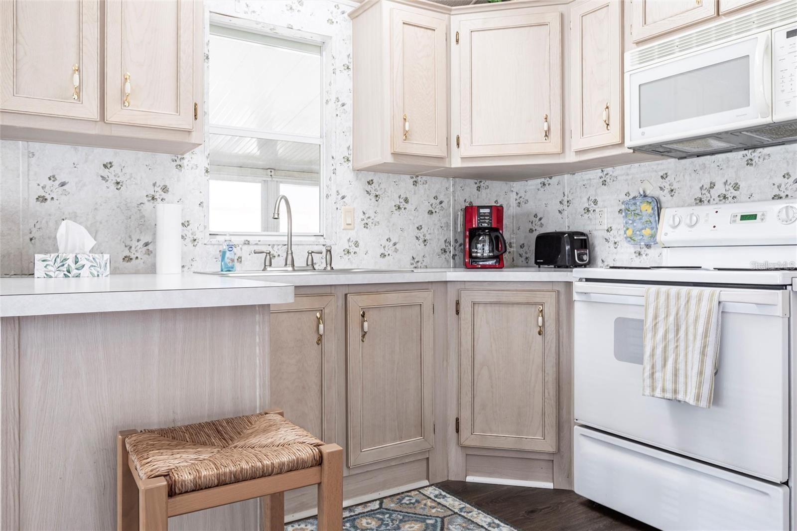 1604 Manatee Loop, FL