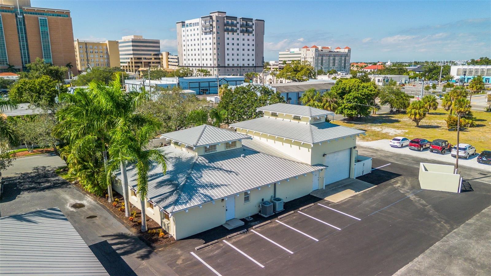 525 8th Street, FL