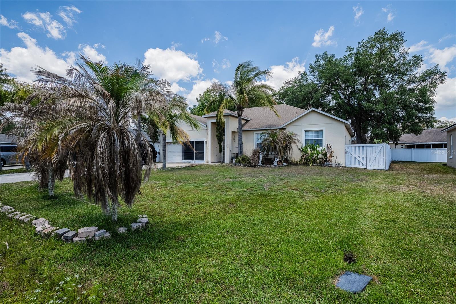 427 Lark Court, FL