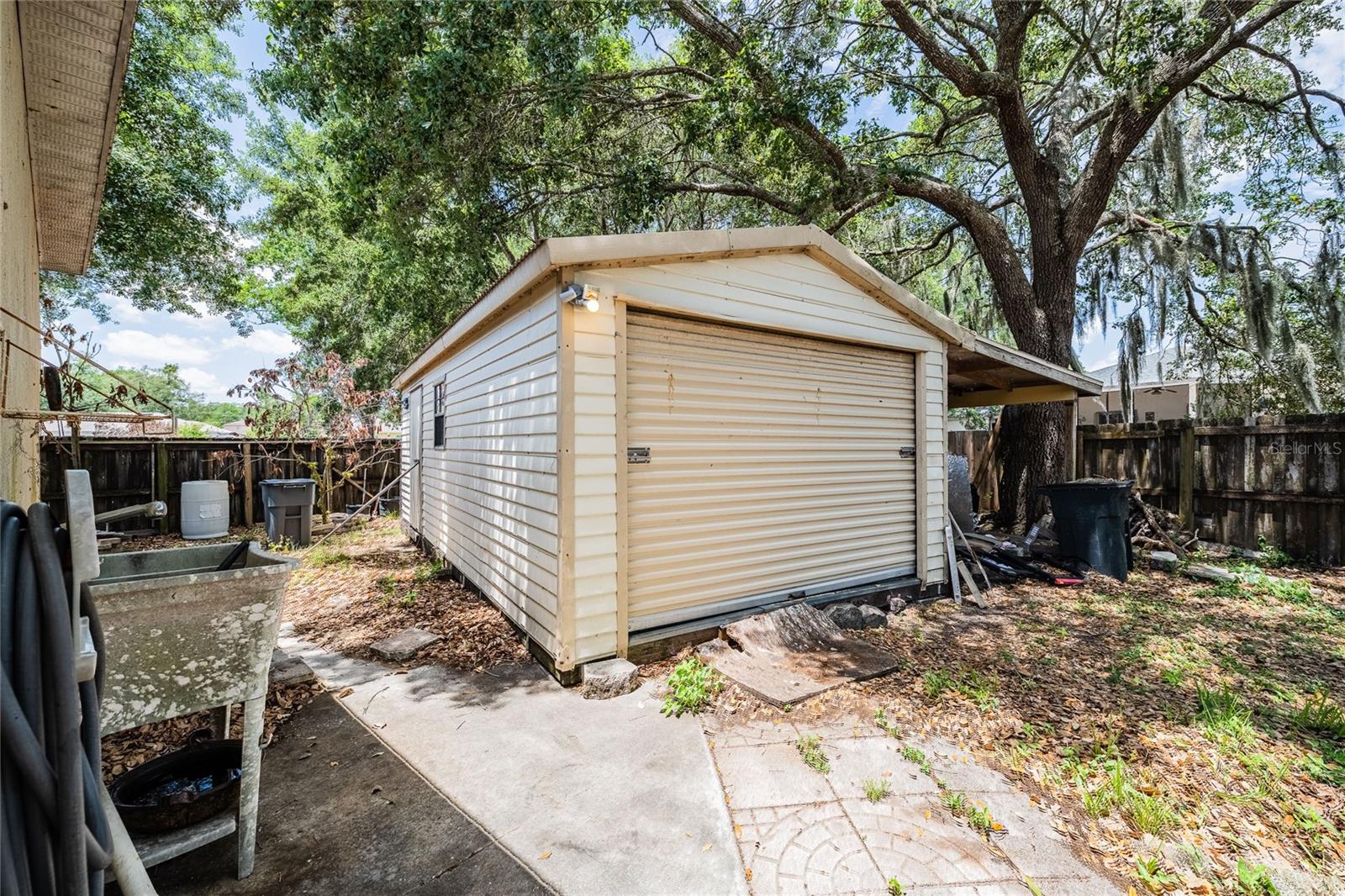 427 Lark Court, FL