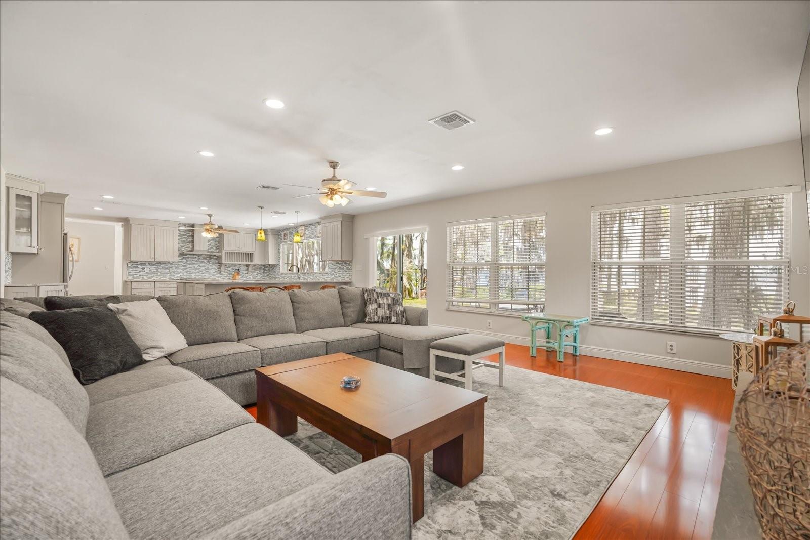 9118 Edgewater Drive, FL