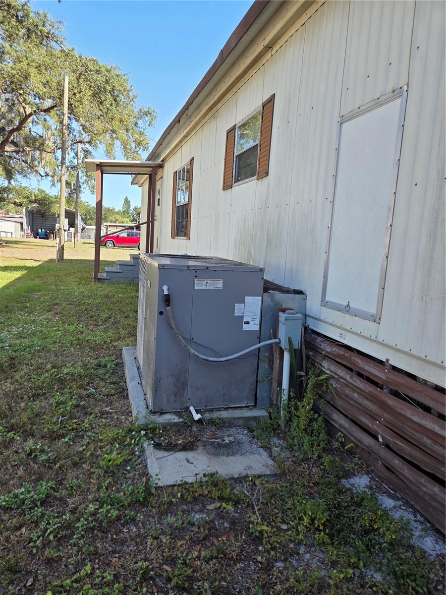 8828 Kanawha Road, FL