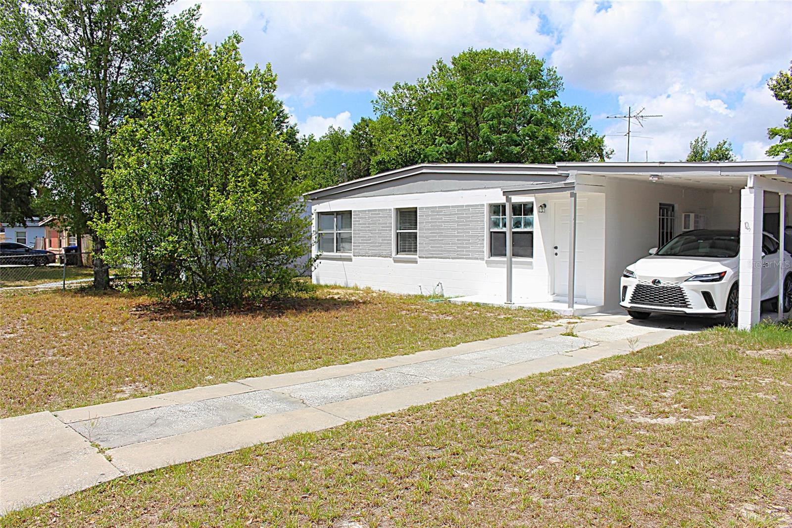 520 Hacienda Court, FL