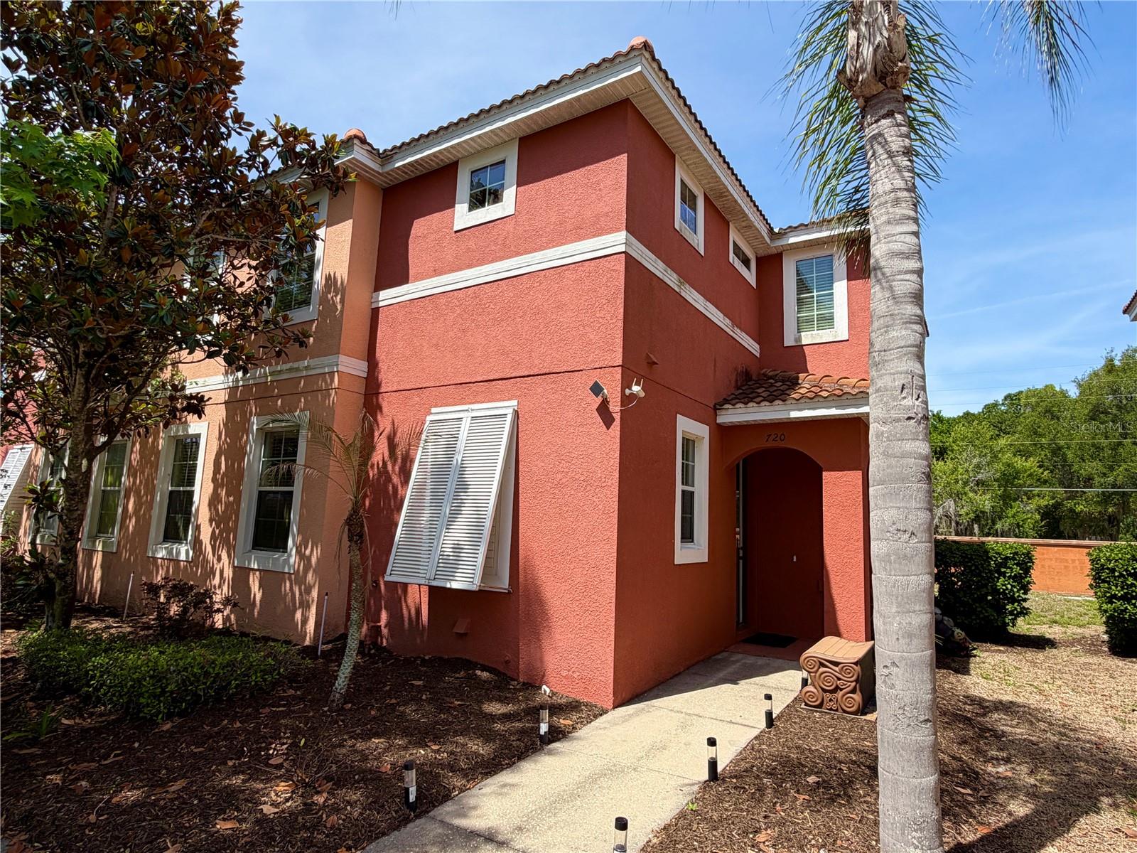 720 Las Fuentes Drive, FL