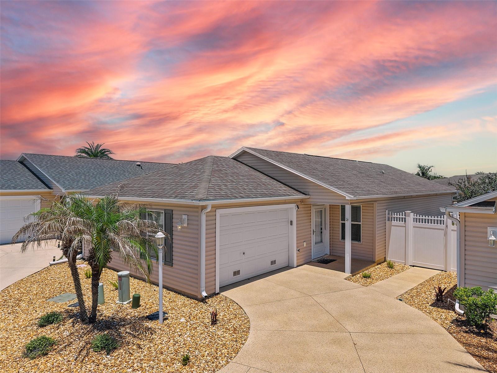 871 Amber Court, FL