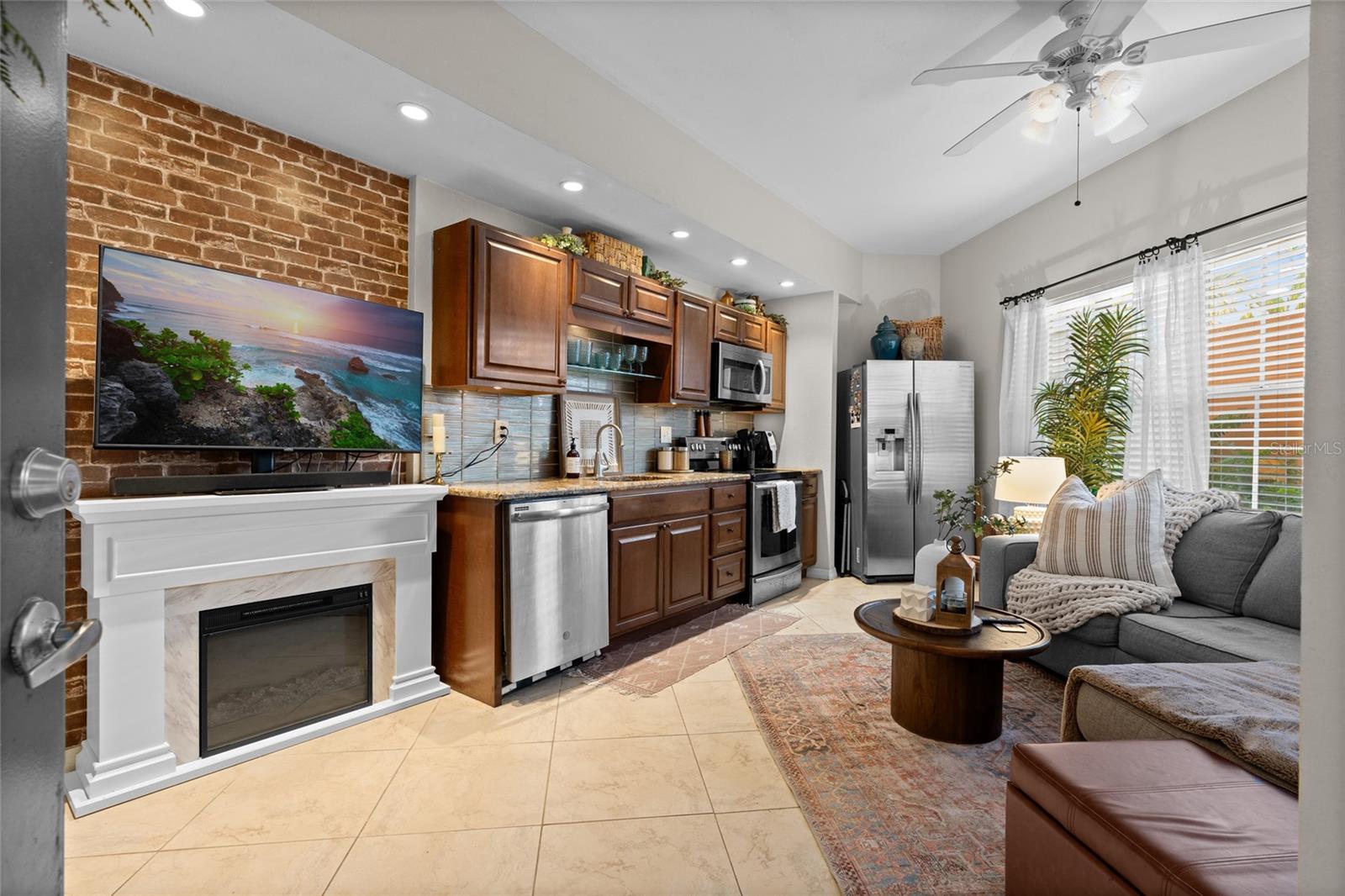 100 4th Avenue, FL