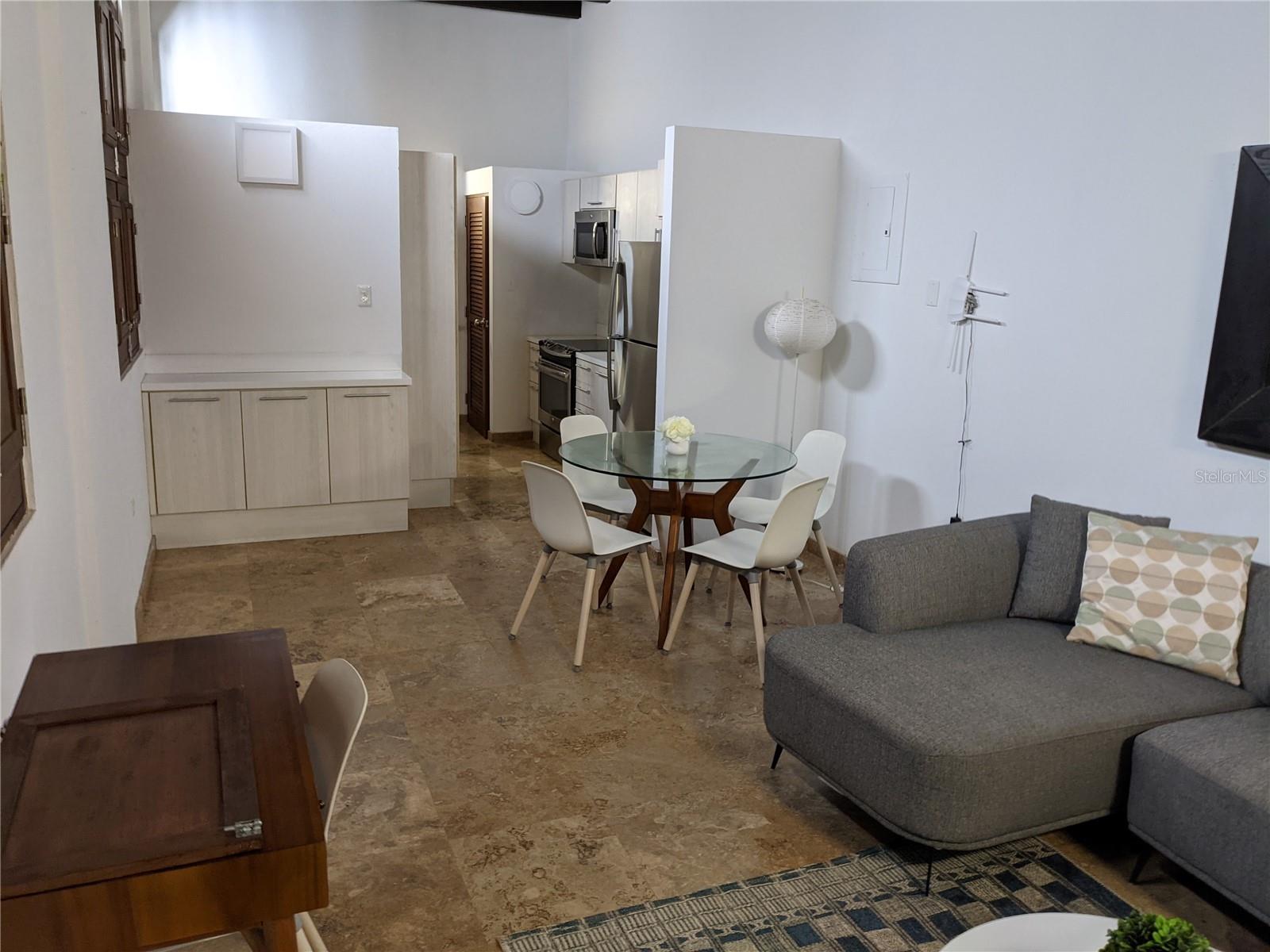 253 Luna St., PR