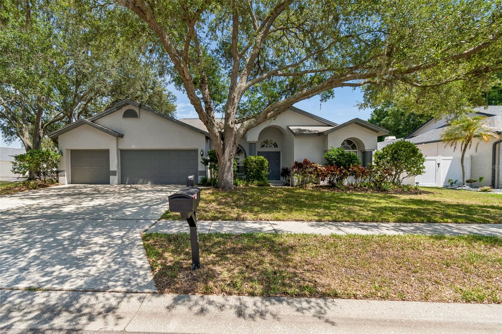 5488 Oakridge Drive, FL