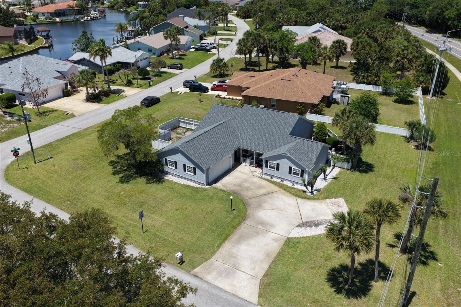 1 Crystal Way, FL