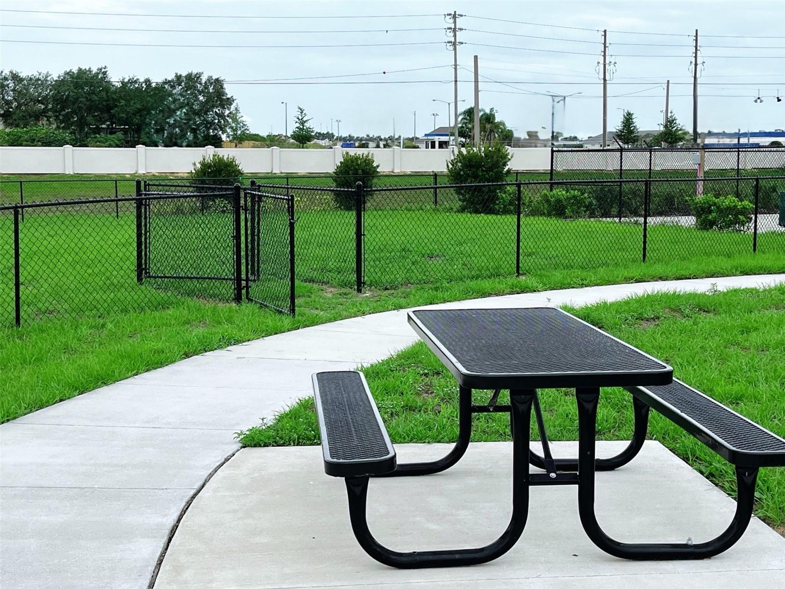 437 Marion Loop, FL