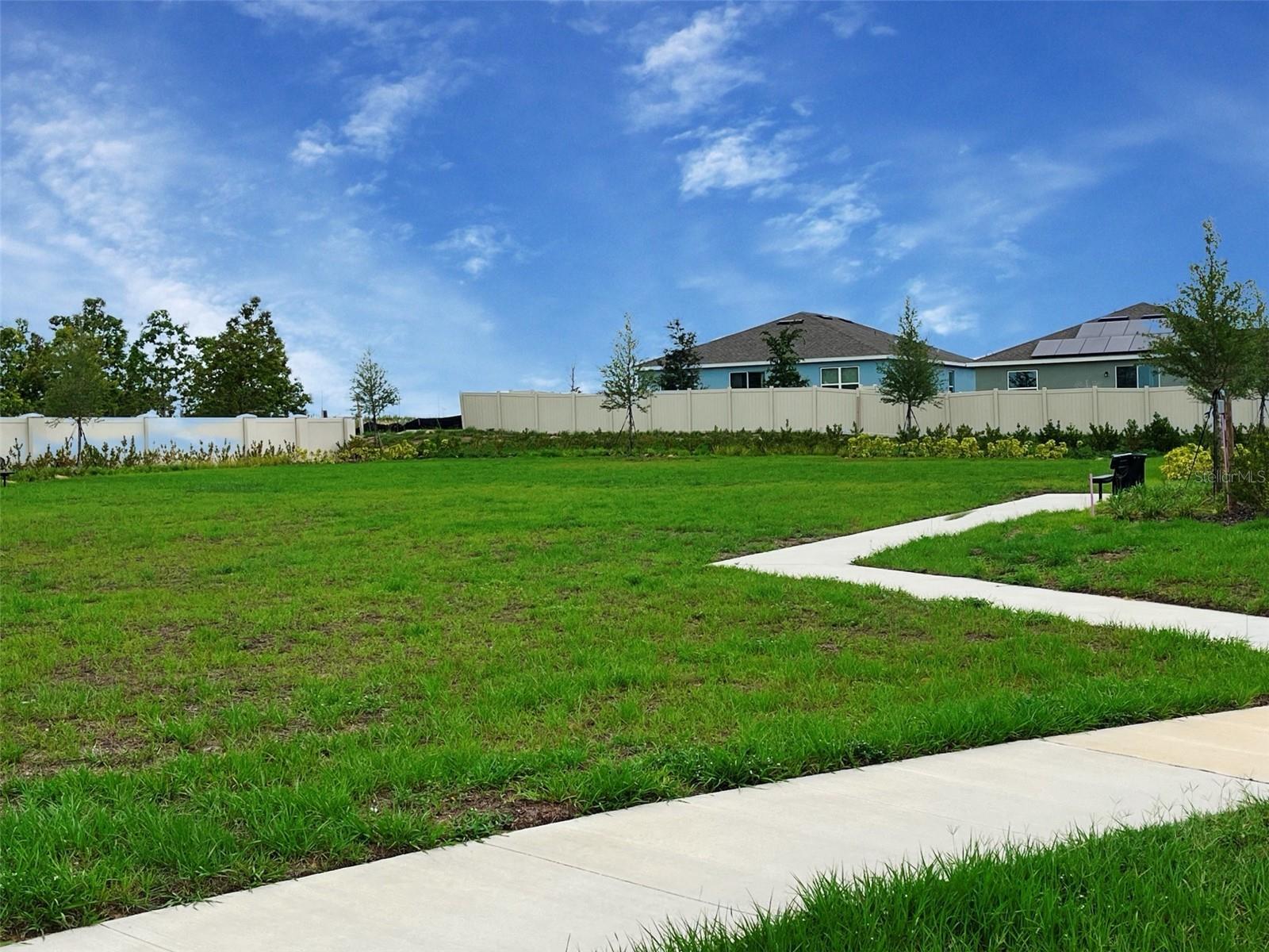 437 Marion Loop, FL