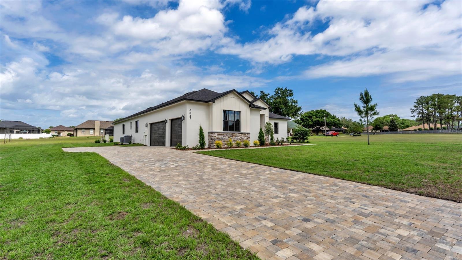 6827 Lakeland Highlands Road, FL