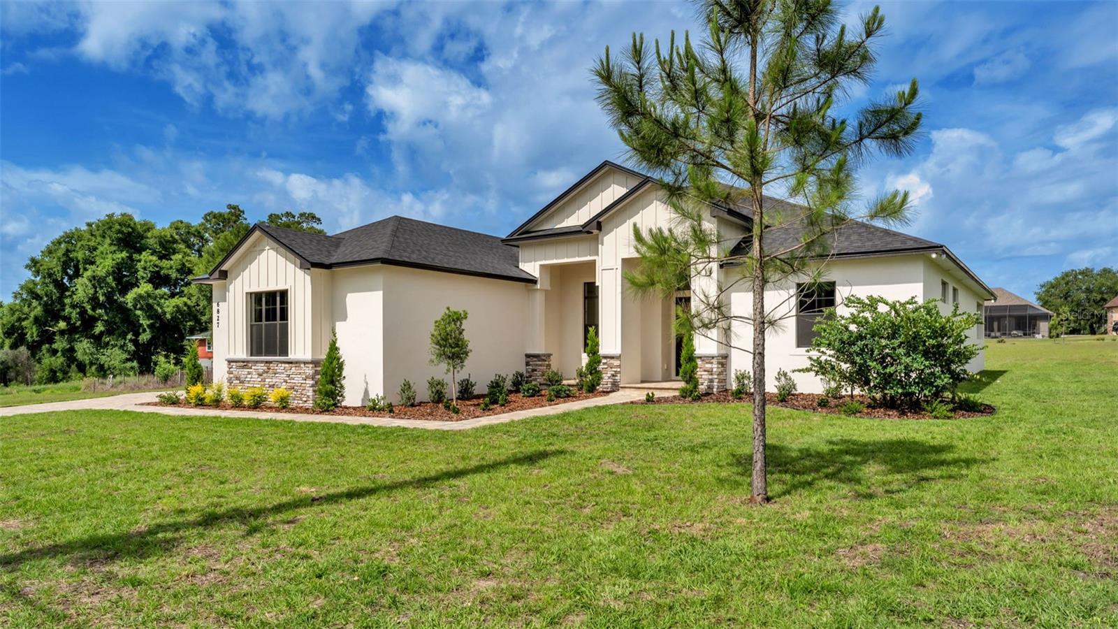 6827 Lakeland Highlands Road, FL