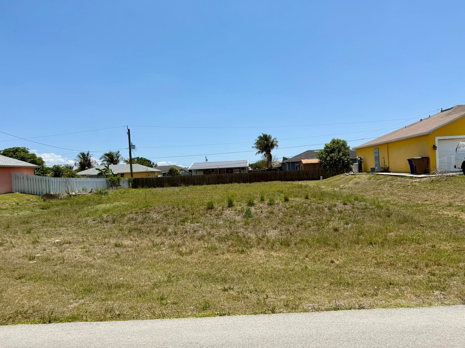 4517 7th Street, FL