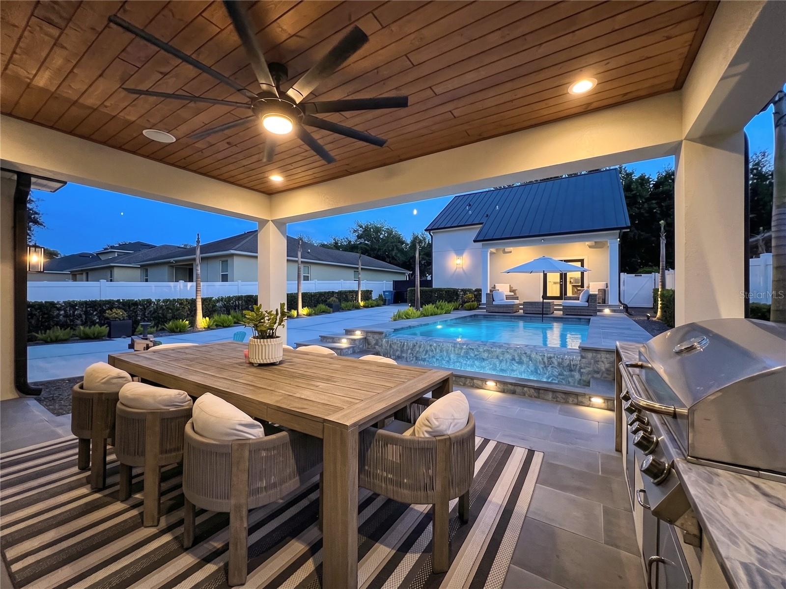 2738 Pepper Ln, FL