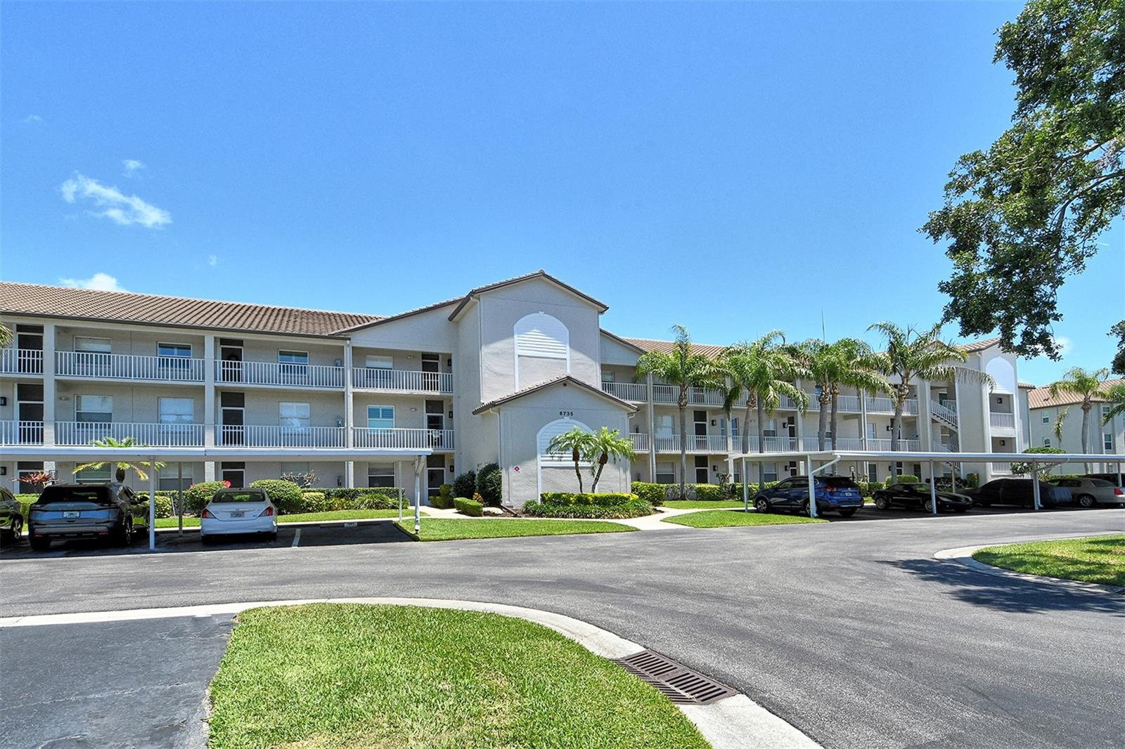8735 Olde Hickory Avenue, FL