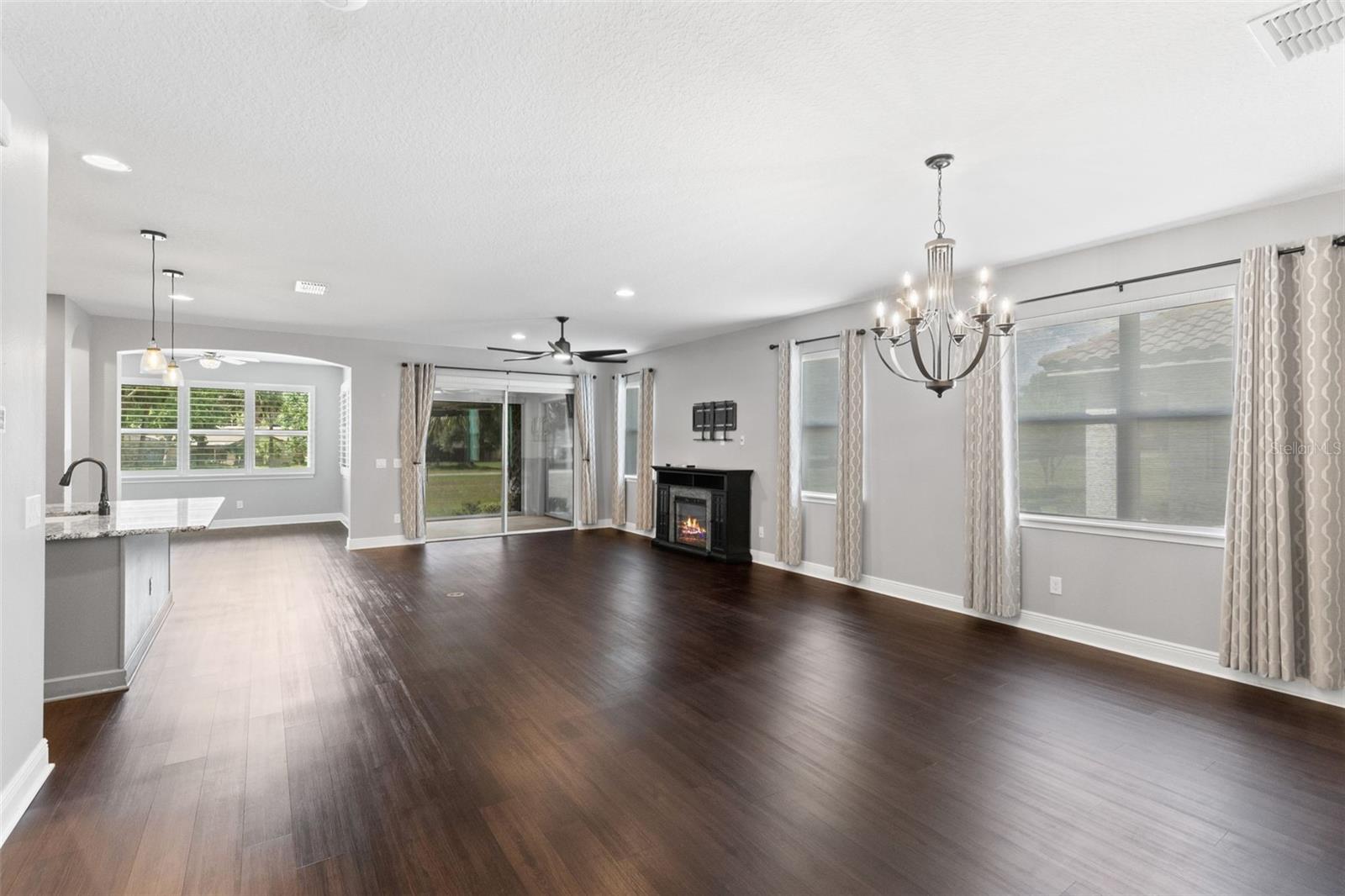 2718 Sarzana Lane, FL