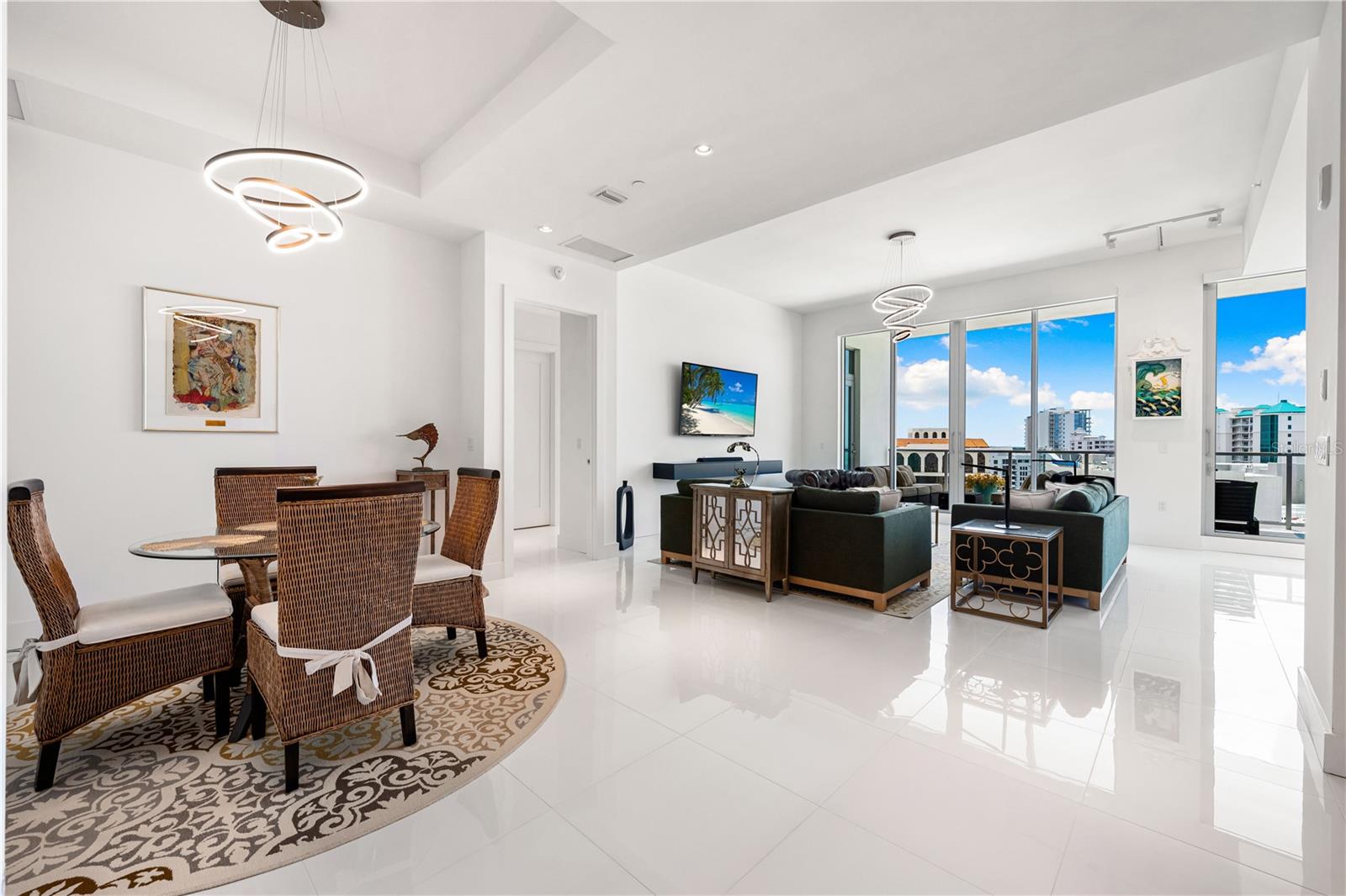 111 Pineapple Avenue, FL