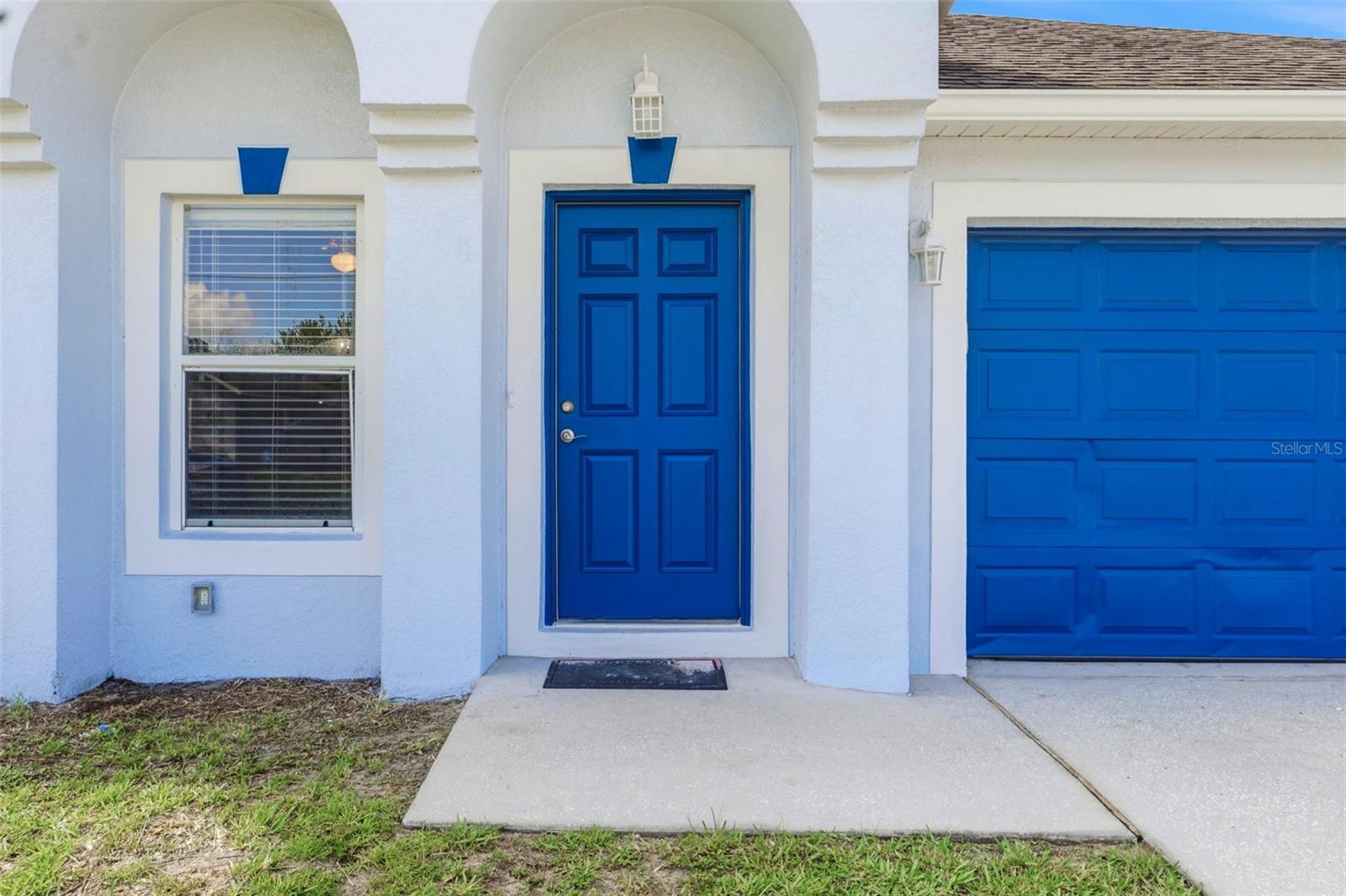 955 Louvre Court, FL