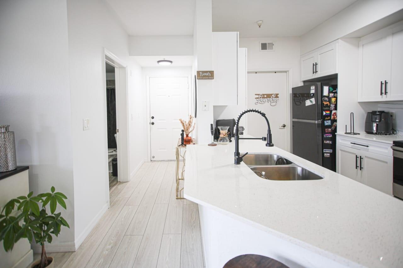 5572 Metrowest Boulevard, FL
