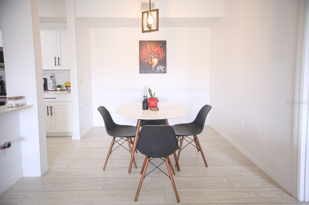 5572 Metrowest Boulevard, FL
