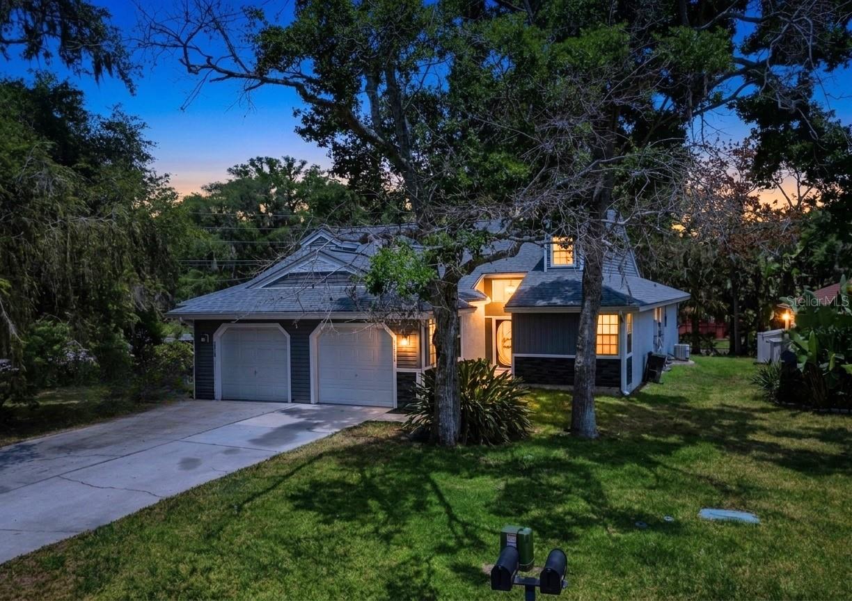 351 Ixora Drive, FL