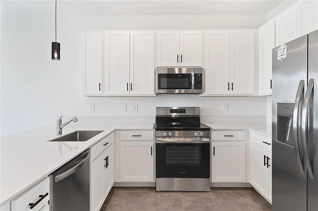 3334 Laurent Loop, FL
